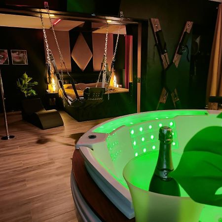 La Loveroom Bdsm De Nice " La Chambre Luxe Des Desirs " Exterior photo