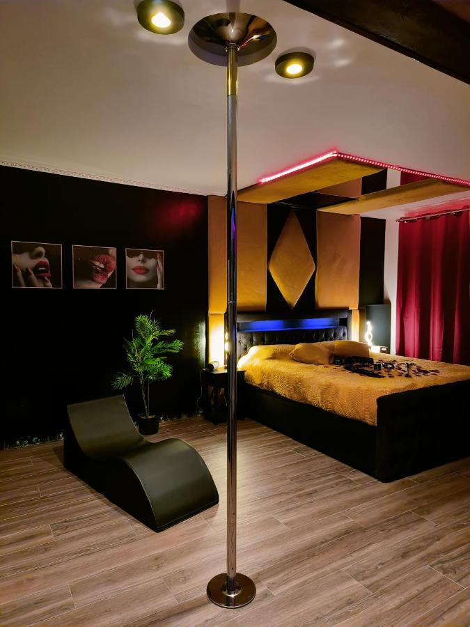 La Loveroom Bdsm De Nice " La Chambre Luxe Des Desirs " Exterior photo