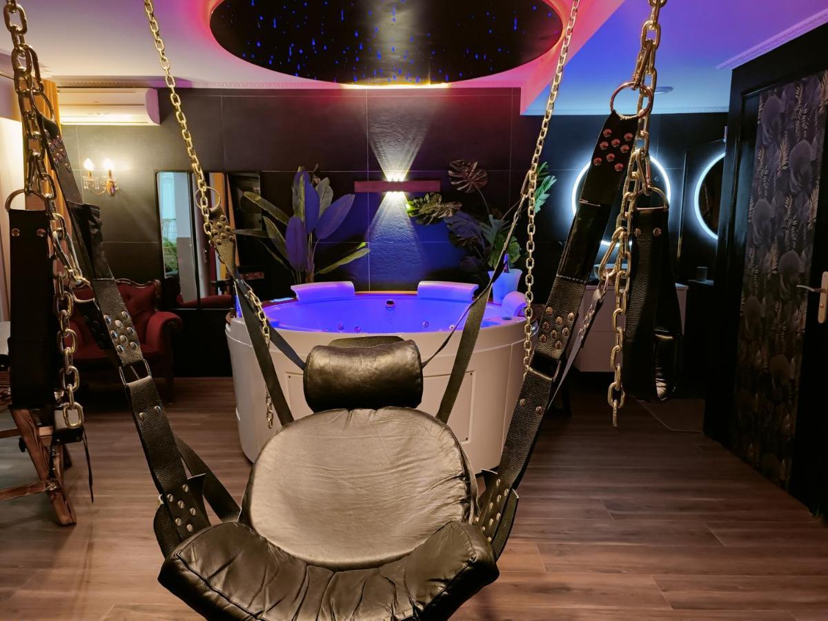 La Loveroom Bdsm De Nice " La Chambre Luxe Des Desirs " Exterior photo