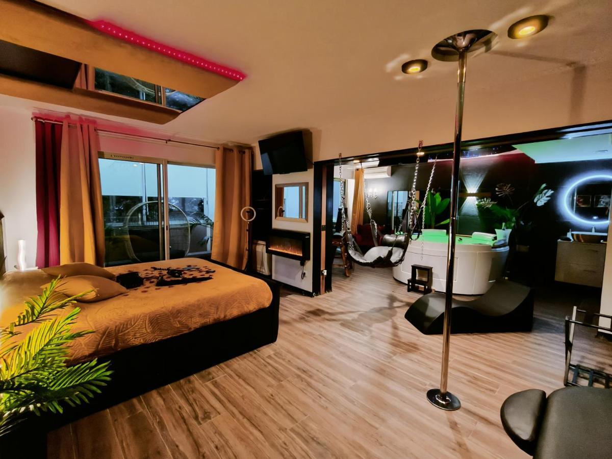 La Loveroom Bdsm De Nice " La Chambre Luxe Des Desirs " Exterior photo